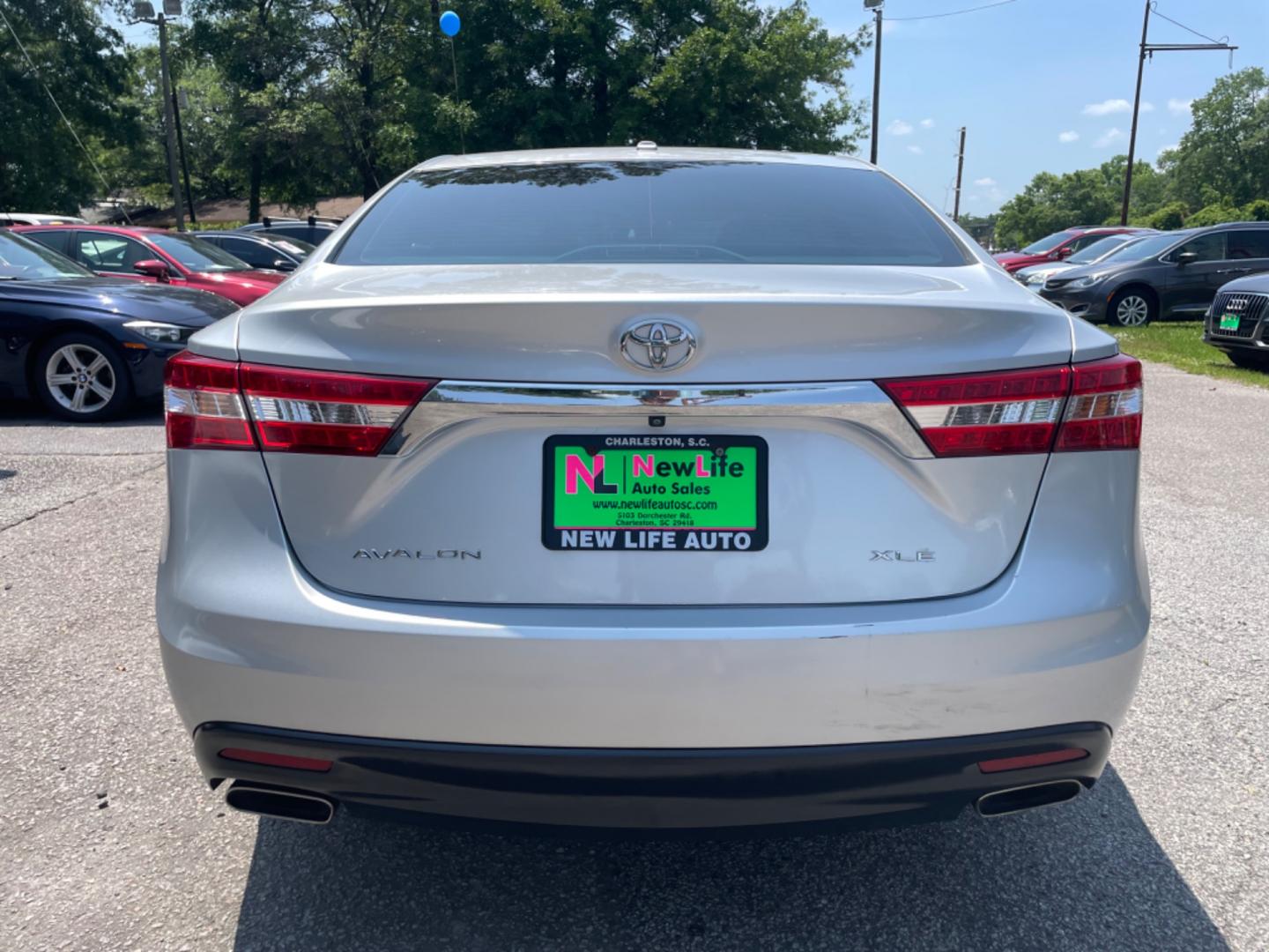 2014 GRAY TOYOTA AVALON XLE (4T1BK1EB4EU) with an 3.5L engine, Automatic transmission, located at 5103 Dorchester Rd., Charleston, SC, 29418-5607, (843) 767-1122, 36.245171, -115.228050 - Local Trade-in with Leather, Sunroof, Navigation, Backup Camera, CD/AUX/Bluetooth, Dual Climate Control, Power Everything (windows, locks, seats, mirrors), Heated Seats, Push Button Start, Keyless Entry (2 key fobs), Alloy Wheels. Clean CarFax (no accidents reported!) 99k miles Located at New Life - Photo#5